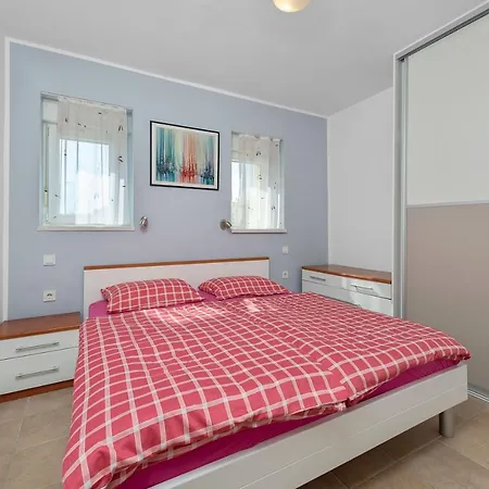 Joni Cikat Apartamento *