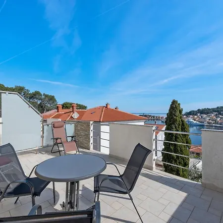 Joni Cikat Apartamento Mali Lošinj