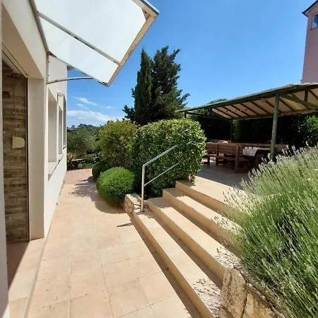 Apartments Joni Cikat Мали-Лошинь