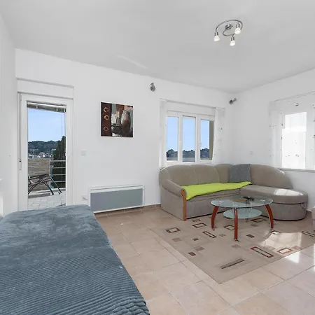 Apartments Joni Cikat Mali Losinj
