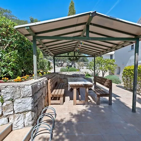 Apartments Joni Cikat Mali Losinj