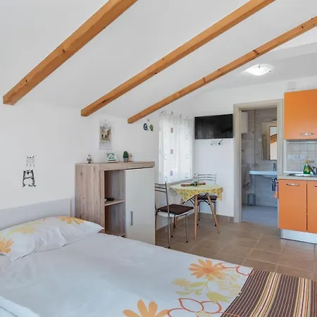 Apartments Joni Cikat Mali Losinj