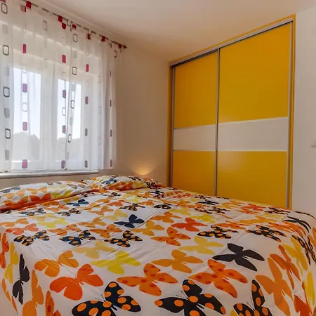 Apartments Joni Cikat * Мали-Лошинь